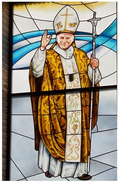 Nowy witraż Jana Pawła II
