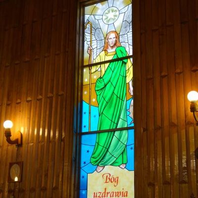 Nowy witraż Archanioła Rafała