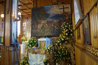 Wielkanocny wystrój kościoła