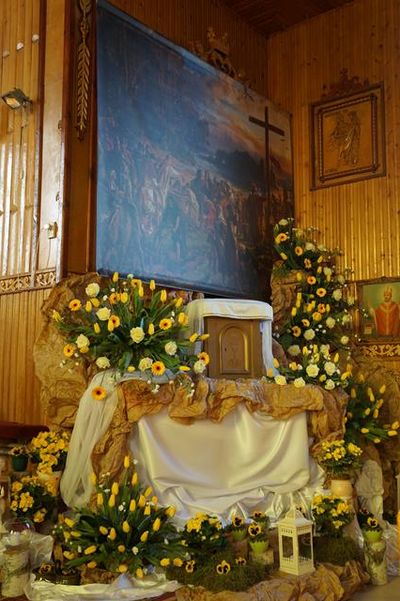 Wielkanocny wystrój kościoła